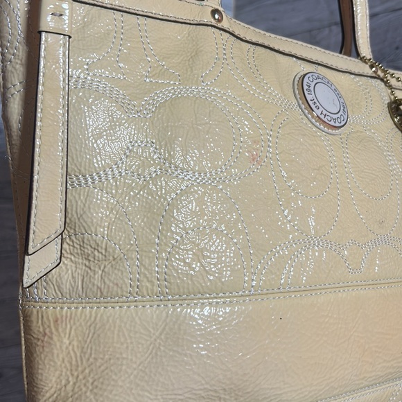Coach patent leather (full grain cowhide) tote Rare EUC - Picture 2 of 16